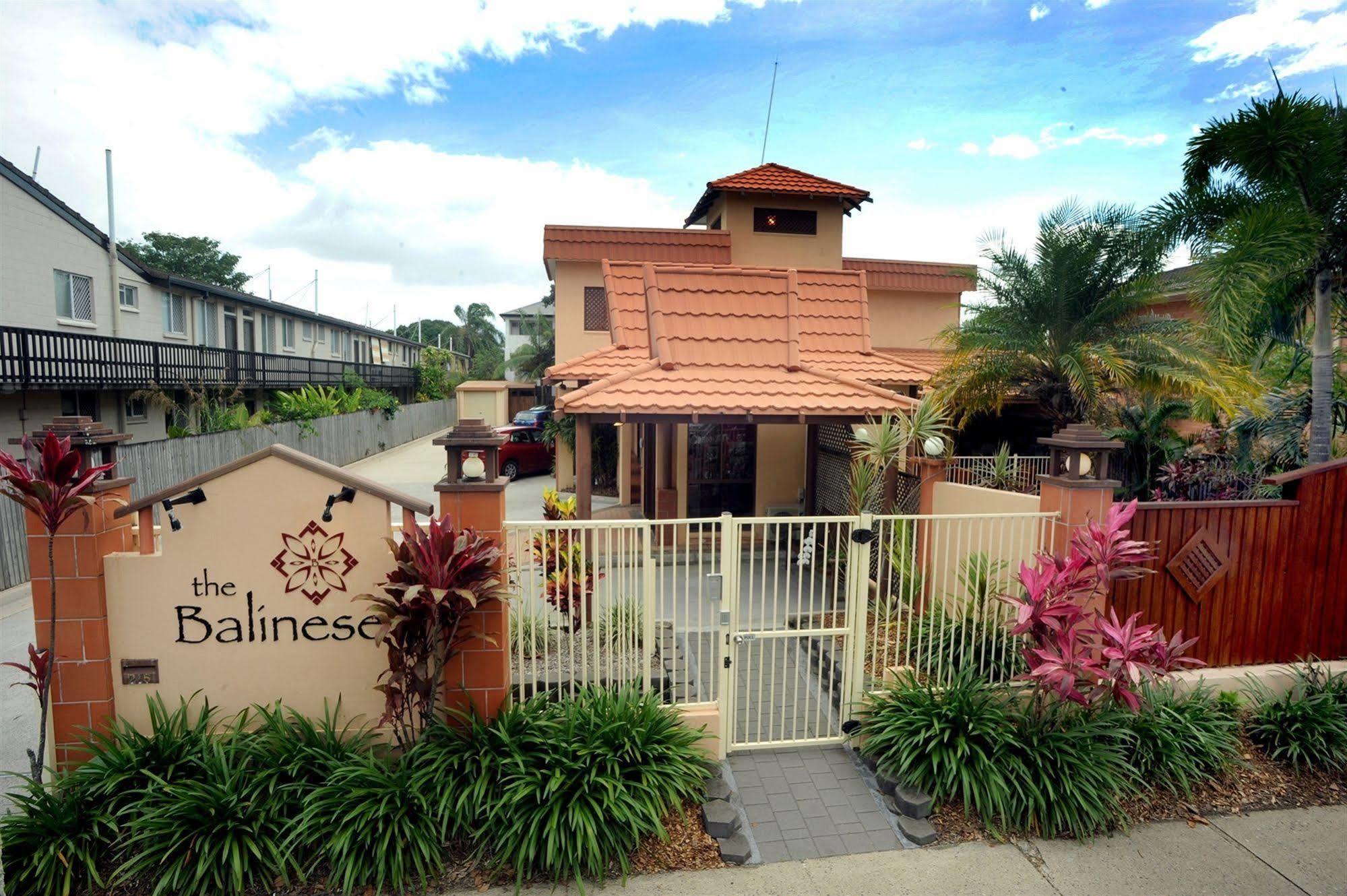 The Balinese Motel Cairns Bagian luar foto